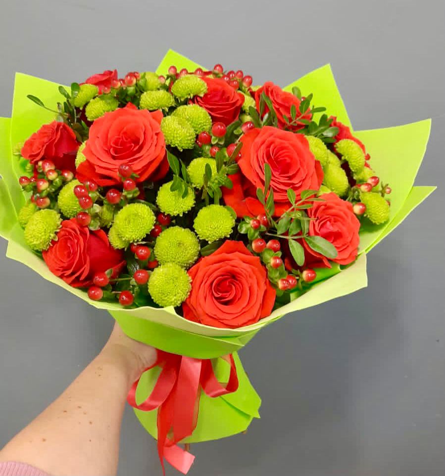 Букет цветов из: Хризантемы и Розы в Подлесном