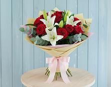 Букет цветов из:  Лилии и Розы в Подлесном