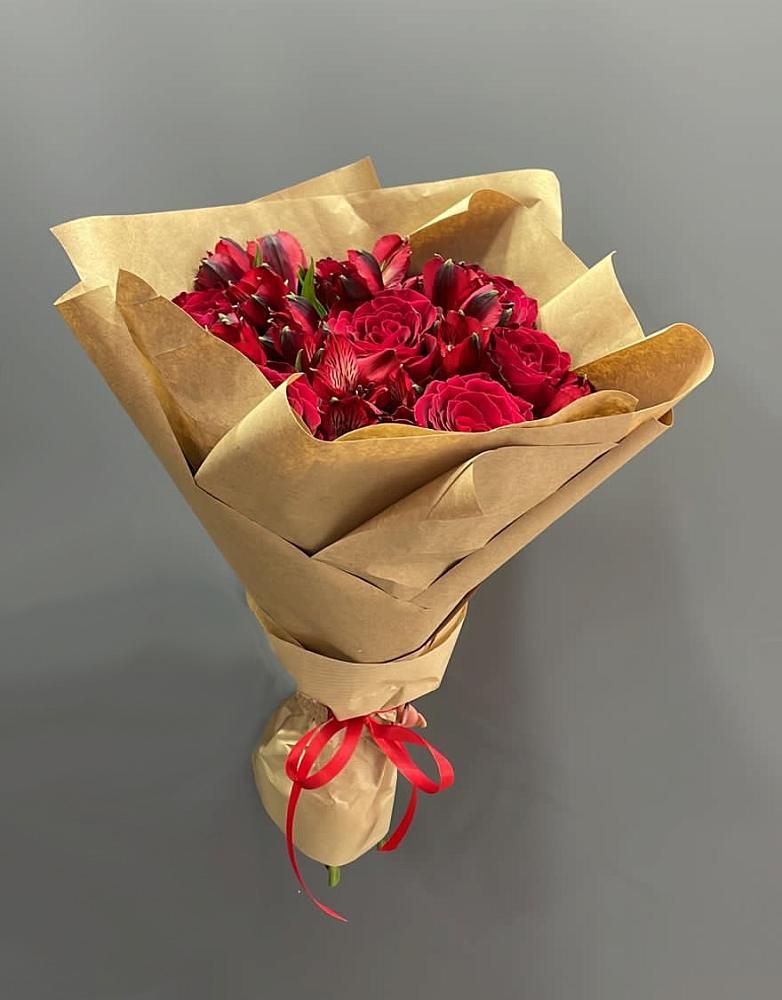 Букет цветов из: Альстромерии и Розы в Подлесном