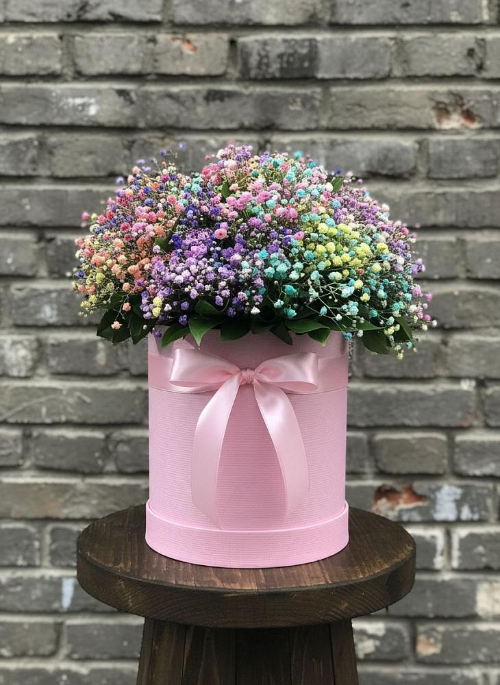 Цветочная композиция из Гипсофила и Розы в шляпной коробке в Подлесном
