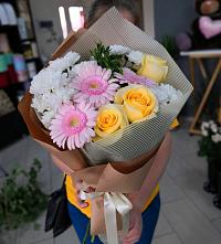 Букет цветов из:  Герберы, Розы и Хризантемы в Подлесном