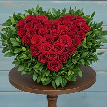 Цветочная композиция из Розы в виде сердца в Подлесном