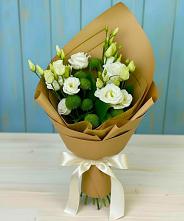 Букет цветов из:  Хризантемы и Лизиантусы в Подлесном