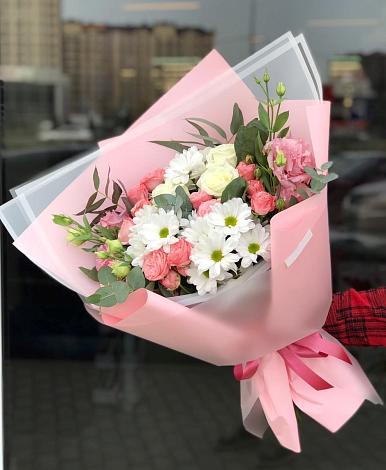 Букет цветов из: Розы, Лизиантусы и Хризантемы в Подлесном